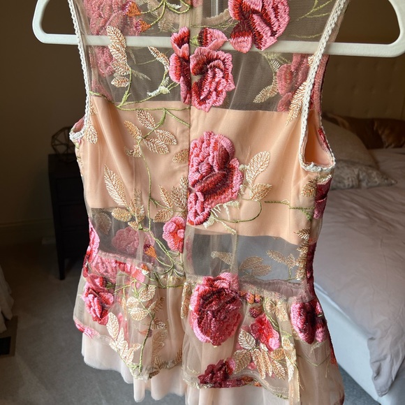 VONE Size 2 Sheer Lelan Top - True to Size (XS/SM) - Picture 5 of 10